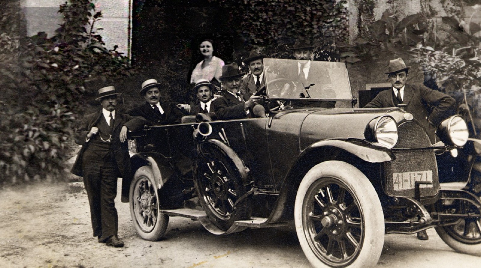 1900